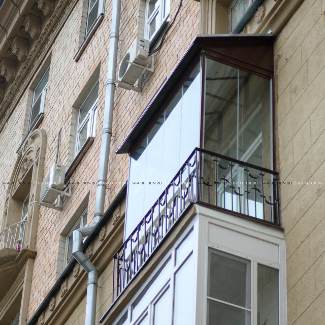 Безрамное остекление балкона в Рижском переулке