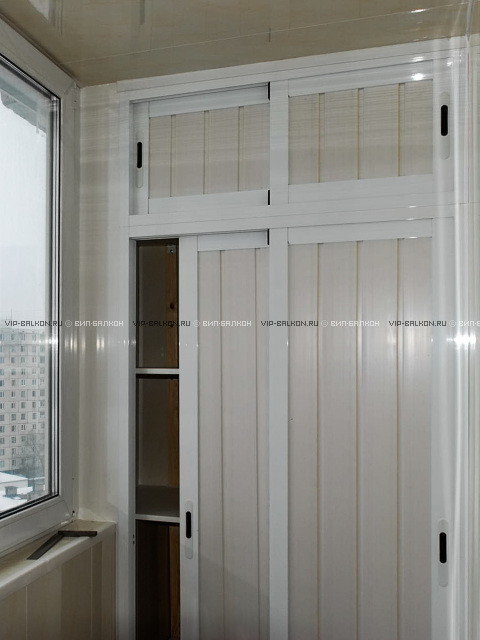 Мебель для балкона: нетипичный раздвижной шкаф