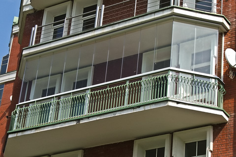 Безрамное остекление балконов и лоджий