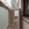 Полупрозрачный парапет балкона «подсвечивает» тумбочку изнутри