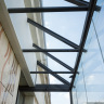 Материал крыши — триплекс из заленного стекла
