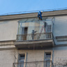 Установка стеклянной крыши на балкон дома на Тверской