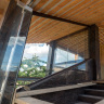 Лестничная галерея с панорамным остеклением из закаленного стекла